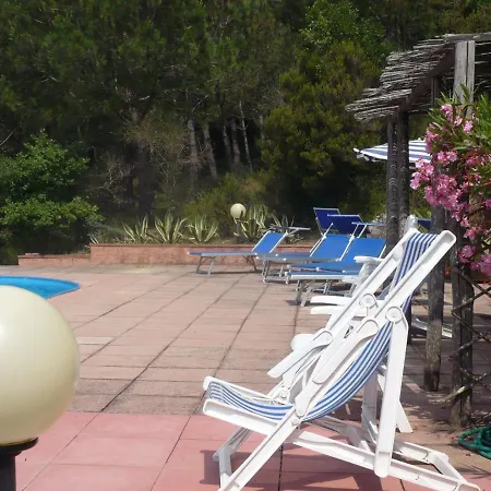 Сasa de vacaciones Casolare Con Piscina Al Mare