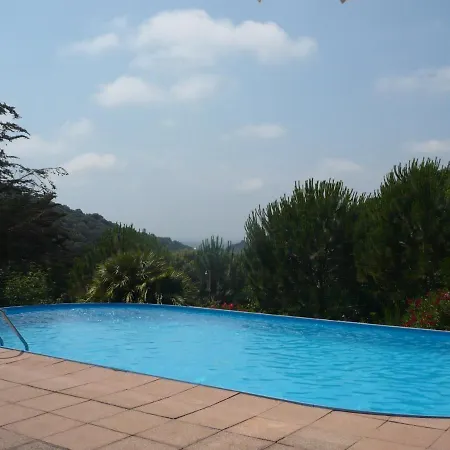 Сasa de vacaciones Casolare Con Piscina Al Mare